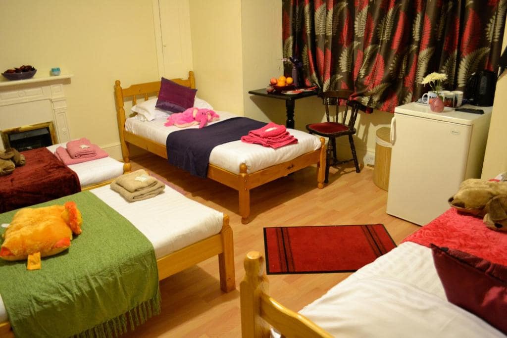 City London Hotel Quadruple Room with Private Bathroom