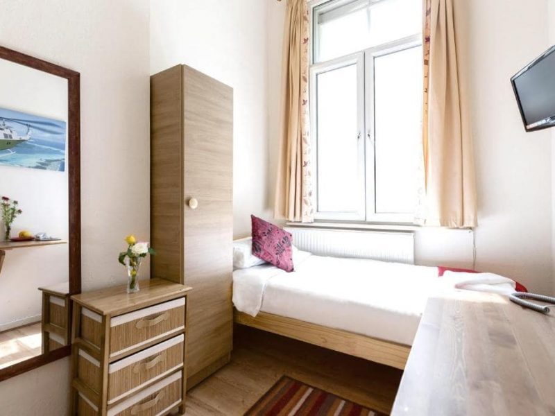 City London Hotel Single Room with Shared Bathroom